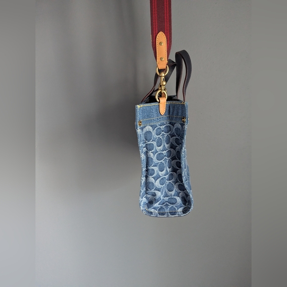 Coach mini denim field tote CA580 Signature denim and refined calf leather. - Picture 6 of 11